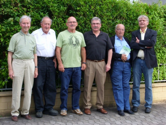 Egon Gross, Klaus Altmeyer, Paul Mattick, Udo Alder, Richard Wagner und Lothar Schmidt (v.l.n.r.) laden ein zur historischen Wanderung durch Lebach