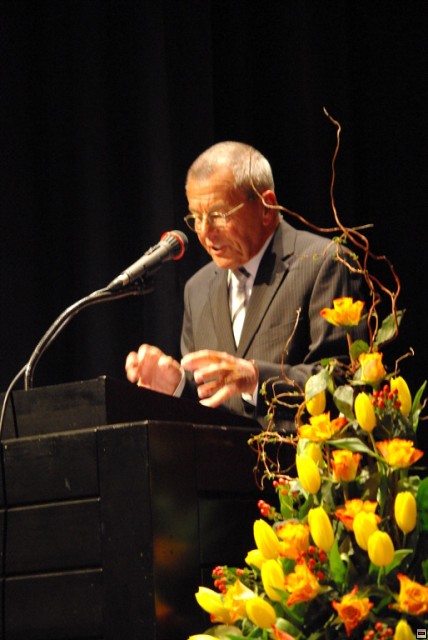 img00107.jpg
