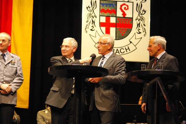 img00196.jpg