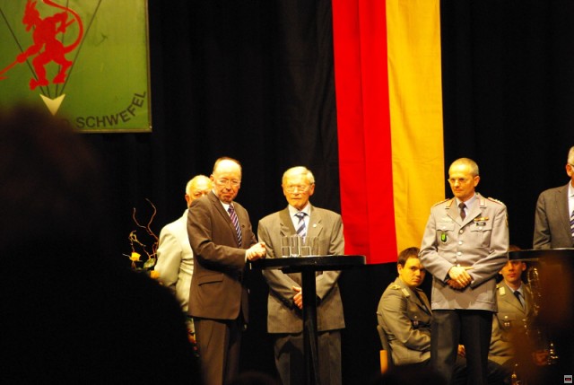 img00207.jpg