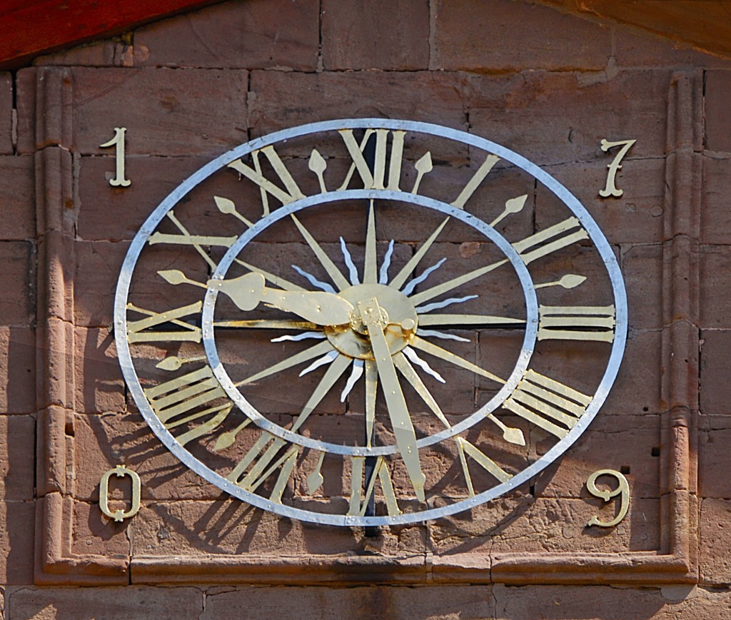 Torhaus-Uhr vom Lebacher Schloss La Motte, Foto: Richard Wagner